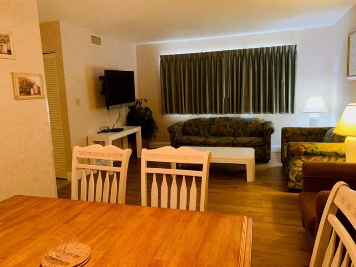 *Delightful Family Beach Retreat*Pool, Steps To The Sand*H32-3 Миртл-Бич Экстерьер фото