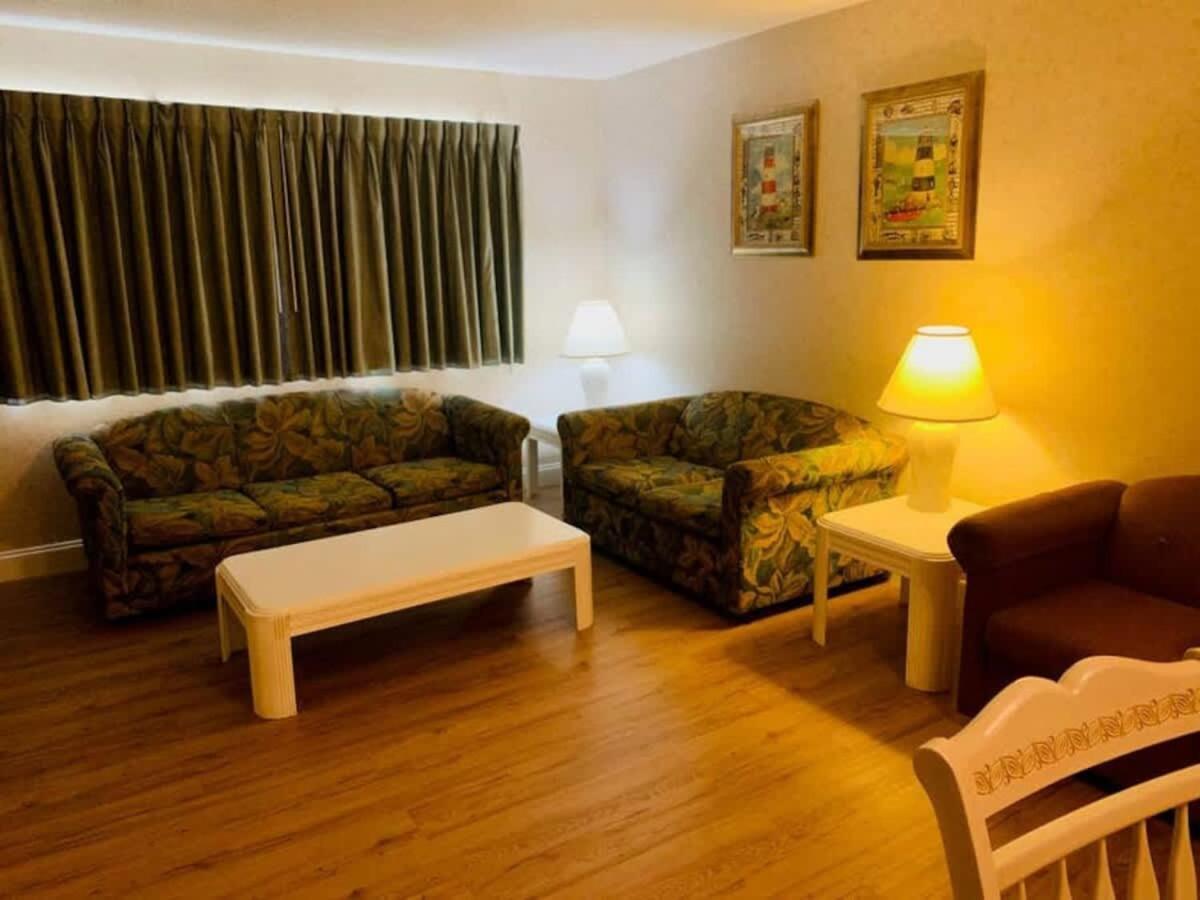 *Delightful Family Beach Retreat*Pool, Steps To The Sand*H32-3 Миртл-Бич Экстерьер фото